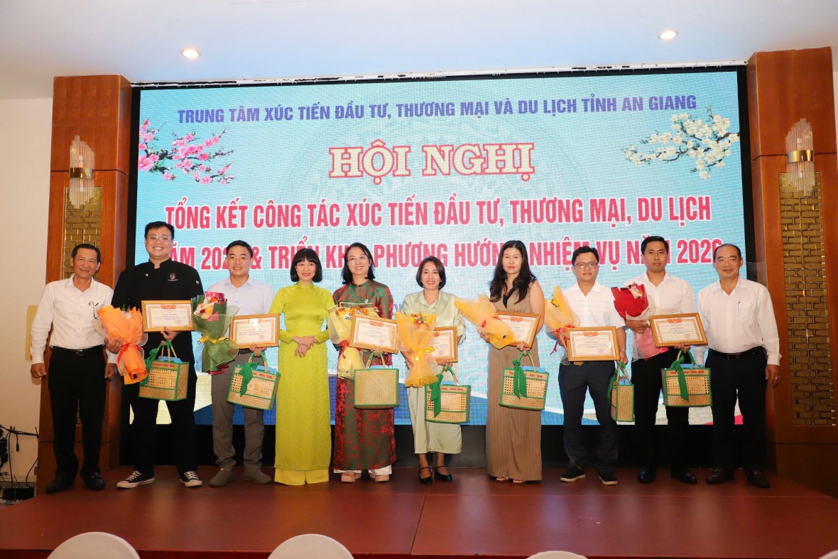 An Giang đẩy mạnh chuyển đổi số trong công tác xúc tiến đầu tư, thương mại và du lịch An Giang đẩy mạnh chuyển đổi số trong công tác xúc tiến đầu tư, thương mại và du lịch
