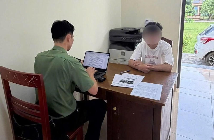 Công an triệu tập T.V.T. đến làm rõ hành vi vi phạm .