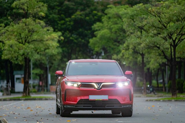 Chủ doanh nghiệp chọn VF 9 vì yêu công nghệ và các tính năng an toàn - Ảnh 3