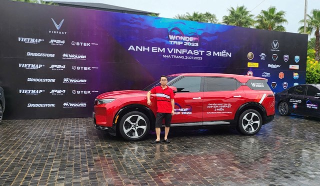 Chủ doanh nghiệp chọn VF 9 vì yêu công nghệ và các tính năng an toàn - Ảnh 1