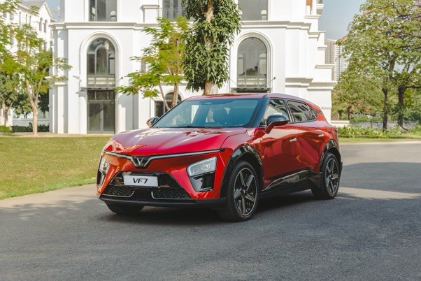 Chủ xe VinFast VF 7 hài lòng với loạt trang bị vượt phân khúc - Ảnh 2