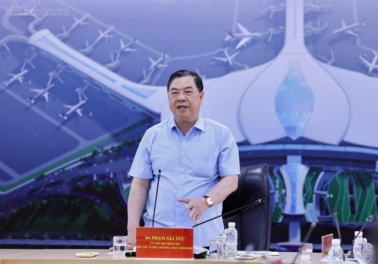 Phó Thủ tướng Thường trực nhấn mạnh yêu cầu hoàn thành dự án theo tiến độ được Quốc hội đề ra là rất quan trọng, đồng thời phải bảo đảm chất lượng - Ảnh: chinhphu.vn/Phương Nguyên