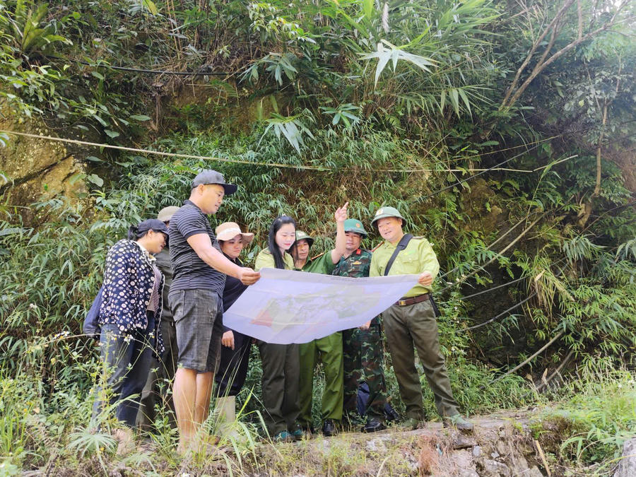 Lực lượng liên ngành Phường Hà Giang 1 tham gia tuần tra, bảo vệ rừng.