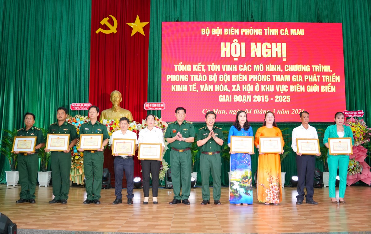 BĐBP Cà Mau: 10 năm bền bỉ đồng hành phát triển kinh tế - xã hội nơi tuyến đầu biển, đảo BĐBP Cà Mau: 10 năm bền bỉ đồng hành phát triển kinh tế - xã hội nơi tuyến đầu biển, đảo