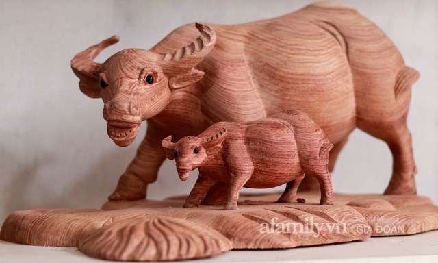 Nghề làm trâu gỗ giá bạc triệu đắt khách, nghệ nhân làng ở Hà Nội tất bật những ngày cận Tết - Ảnh 5 Nghề làm trâu gỗ giá bạc triệu đắt khách, nghệ nhân làng ở Hà Nội tất bật những ngày cận Tết - Ảnh 5