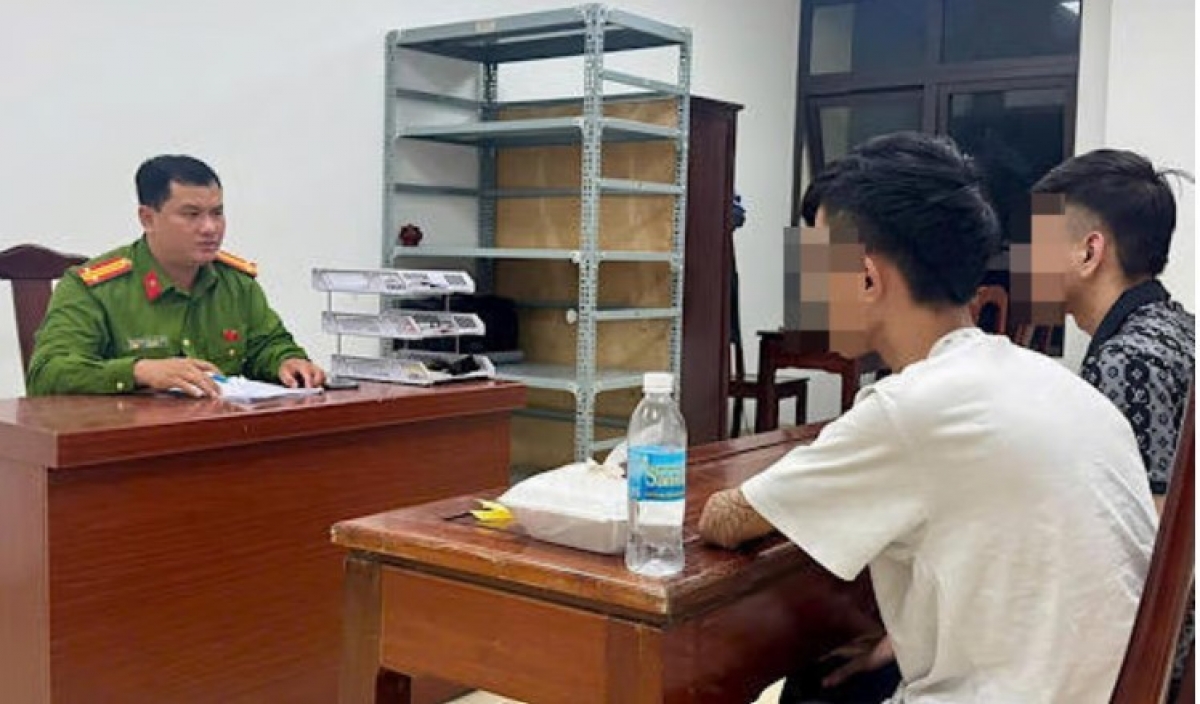 Bắt giữ 2 đối tượng trốn truy nã từ Campuchia trở về nước