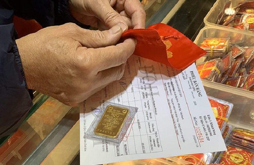 Giá vàng hôm nay 12-3: Giá vàng trong nước và thế giới trái chiều