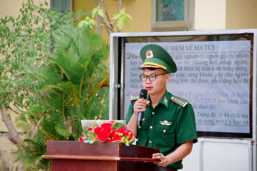 Cần Thơ: Đồn Biên phòng Vĩnh Châu tuyên truyền phòng, chống ma túy cho 600 học sinh trên địa bàn