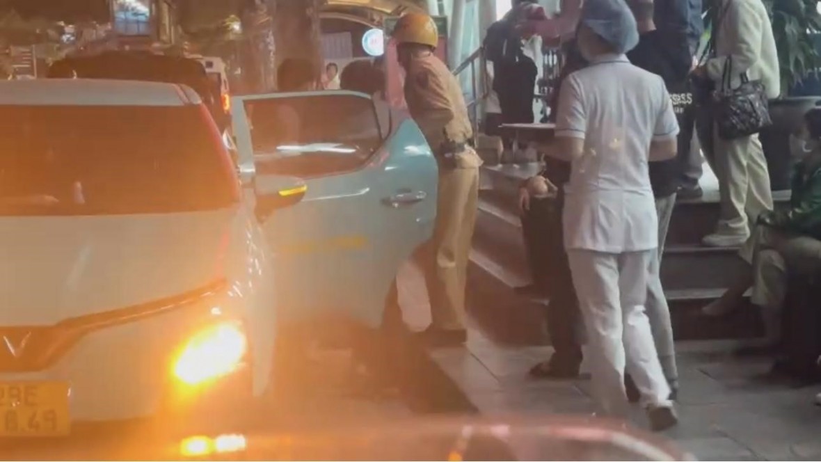 Cảnh sát giao thông mở đường đưa sản phụ đau ruột thừa cấp cứu kịp thời