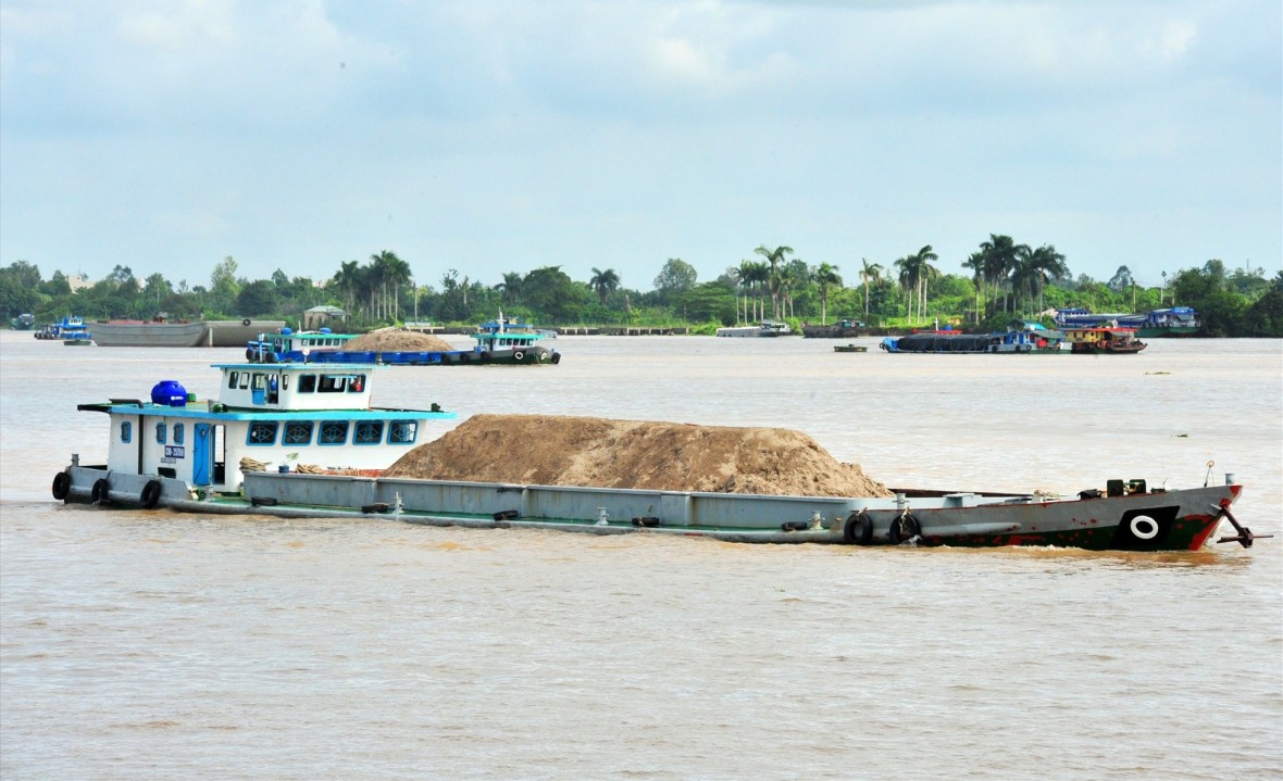 Xử lý nghiêm hành vi khai thác cát trái phép - Ảnh minh họa. Xử lý nghiêm hành vi khai thác cát trái phép - Ảnh minh họa.