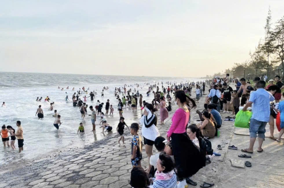 Lâm Đồng: Bội thu du lịch Tết 2026: Đón 910.000 lượt khách, doanh 1.800 tỉ đồng Lâm Đồng: Bội thu du lịch Tết 2026: Đón 910.000 lượt khách, doanh 1.800 tỉ đồng