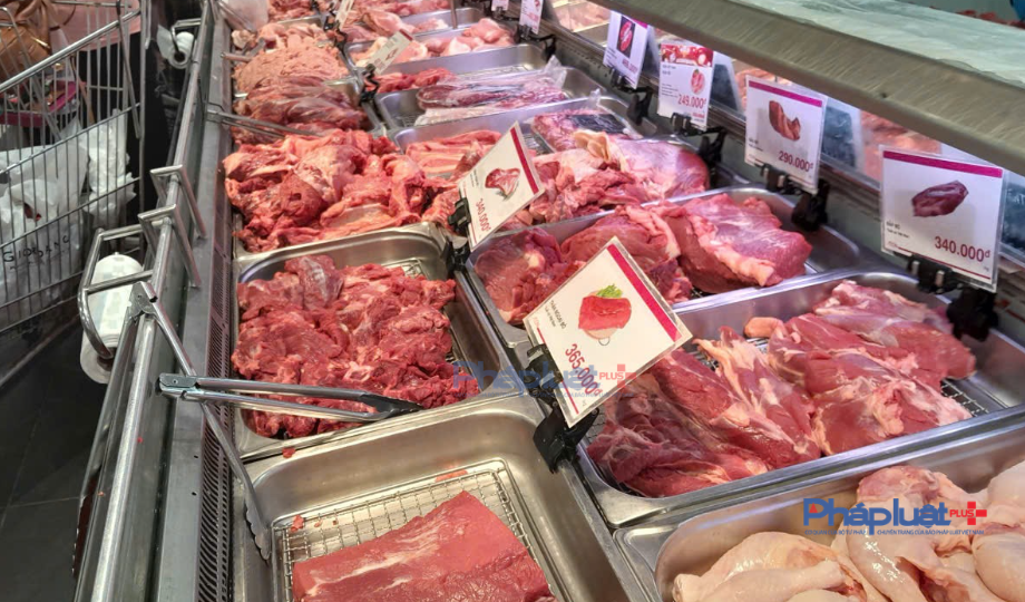 Hàng hoá Mùng 6 Tết dồi dào, giá cả ổn định