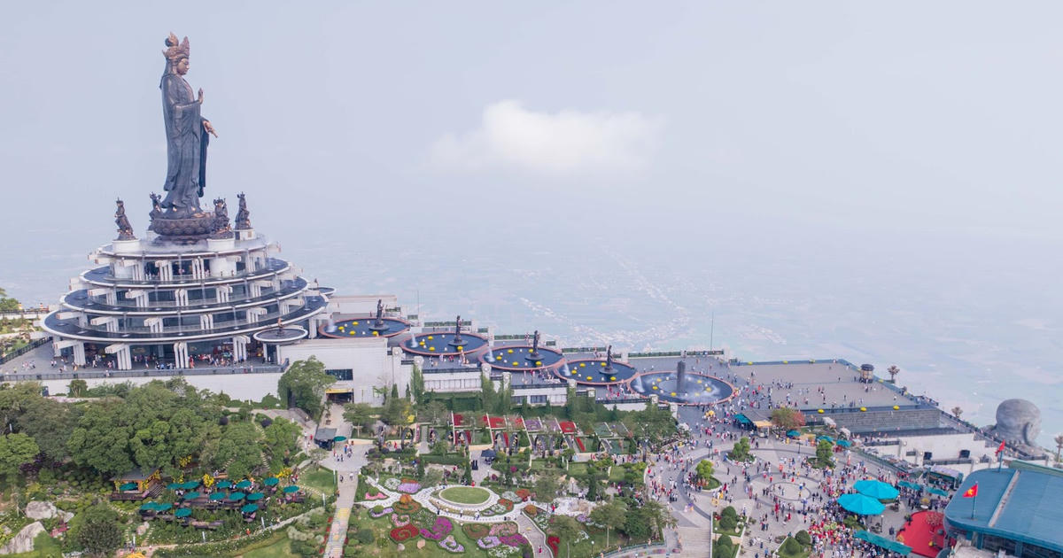 Gần 157.000 lượt khách đi cáp treo lên núi Bà Đen trong ngày Khai mạc Hội xuân