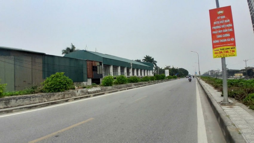 Hiện trạng dãy nhà từng vi phạm sau lớp tôn được dỡ bỏ tại phường Việt Hưng