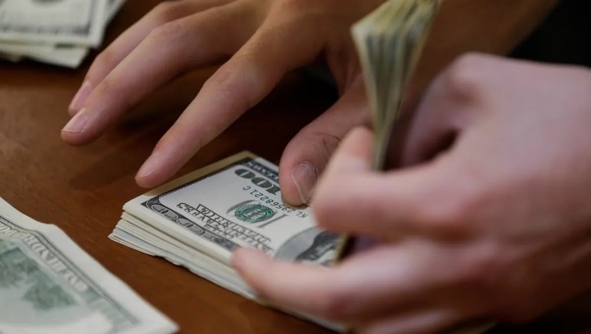 Tỷ giá USD hôm nay 24-2: Đồng USD tăng nhẹ trở lại, thị trường tạm lắng trước tình hình Ukraine