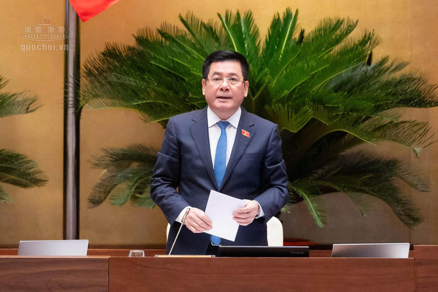 Phó Chủ tịch Quốc hội Nguyễn Hồng Diên điều hành Phiên thảo luận. Ảnh: quochoi.vn