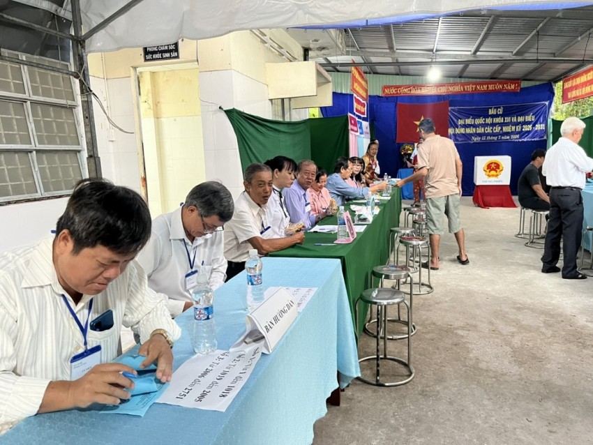 Đồng Tháp: Cử tri tham gia bầu cử đạt 99,67% tính đến 19 giờ ngày 15/3