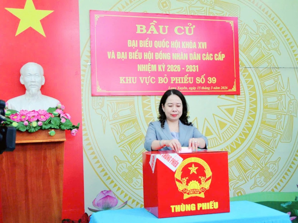 Hơn 3,3 triệu cử tri An Giang phấn khởi đi bầu cử Hơn 3,3 triệu cử tri An Giang phấn khởi đi bầu cử