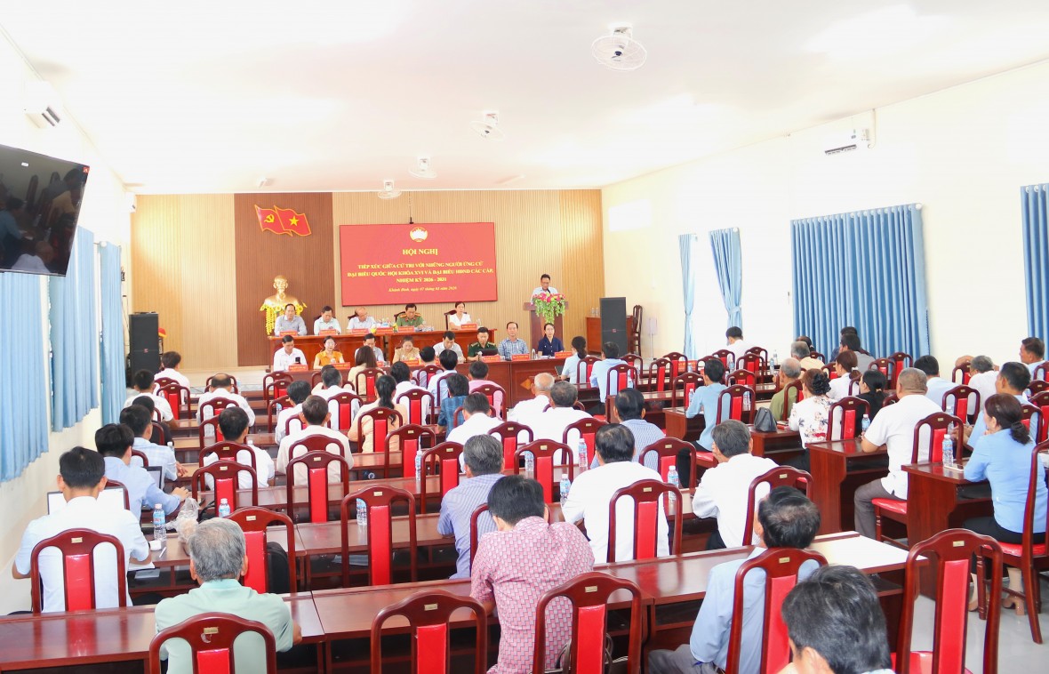 Ứng cử viên ĐBQH khóa XVI tiếp xúc cử tri Khánh Bình, cam kết đồng hành phát triển Cà Mau bền vững