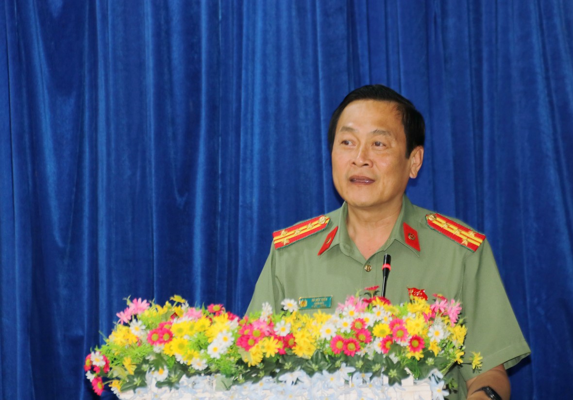 Ứng cử viên ĐBQH tiếp xúc cử tri xã Đá Bạc, lắng nghe kiến nghị của Nhân dân