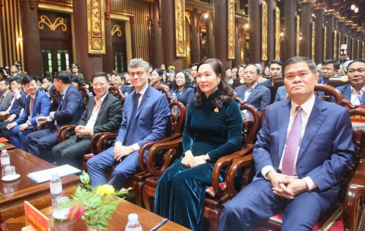 Các đại biểu tham dự lễ khai hội. Các đại biểu tham dự lễ khai hội.