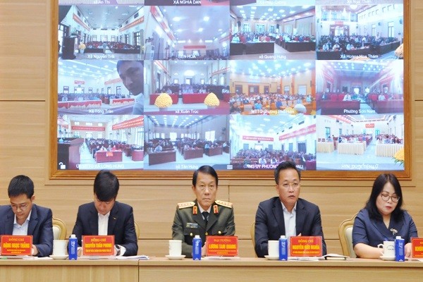 Đại tướng Lương Tam Quang tiếp xúc giữa cử tri với người ứng cử đại biểu Quốc hội tại Hưng Yên Đại tướng Lương Tam Quang tiếp xúc giữa cử tri với người ứng cử đại biểu Quốc hội tại Hưng Yên