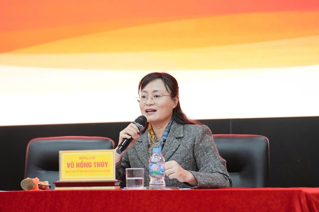 Tổng Bi&ecirc;n tập B&aacute;o Ph&aacute;p luật Việt Nam Vũ Ho&agrave;i Nam (ảnh tr&ecirc;n) v&agrave; c&aacute;c Ph&oacute; Tổng Bi&ecirc;n tập: Trần Ngọc H&agrave;, Vũ Hồng Thu&yacute; ph&aacute;t biểu tại Hội nghị. &nbsp;