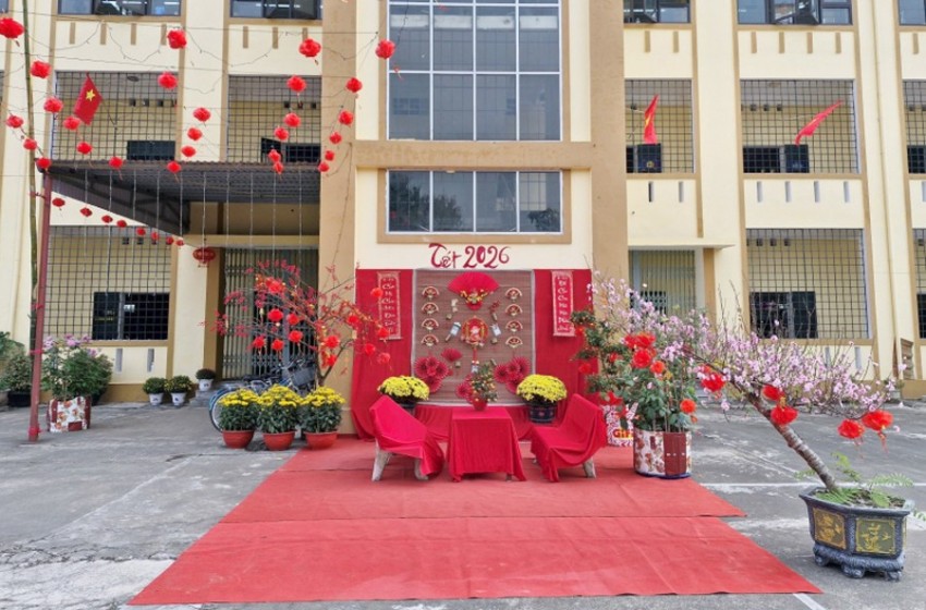 Góc sân tại Cơ sở cai nghiện ma tuý số 1 được trang trí đẹp mắt chuẩn bị đón Tết. Góc sân tại Cơ sở cai nghiện ma tuý số 1 được trang trí đẹp mắt chuẩn bị đón Tết.