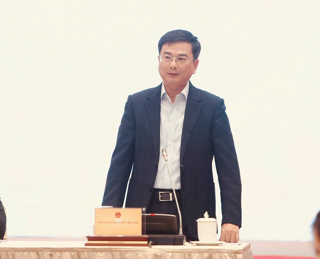 Ph&oacute; Thống đốc NHNN Phạm Thanh H&agrave; giải đ&aacute;p c&acirc;u hỏi tại họp b&aacute;o - Ảnh: VGP