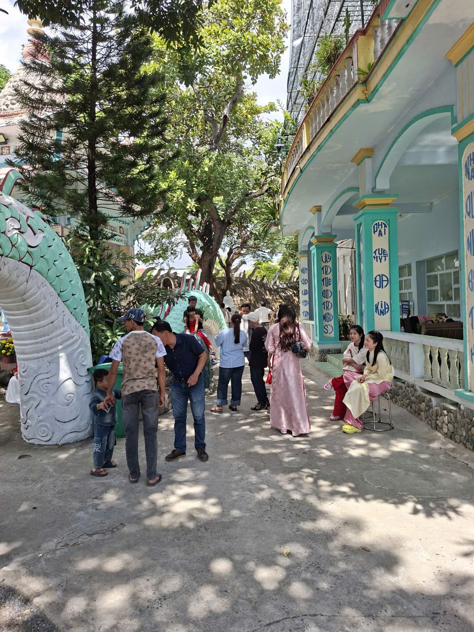 Du xuân miền biển, khám phá ngôi chùa làm từ hàng triệu vỏ ốc ở Khánh Hòa