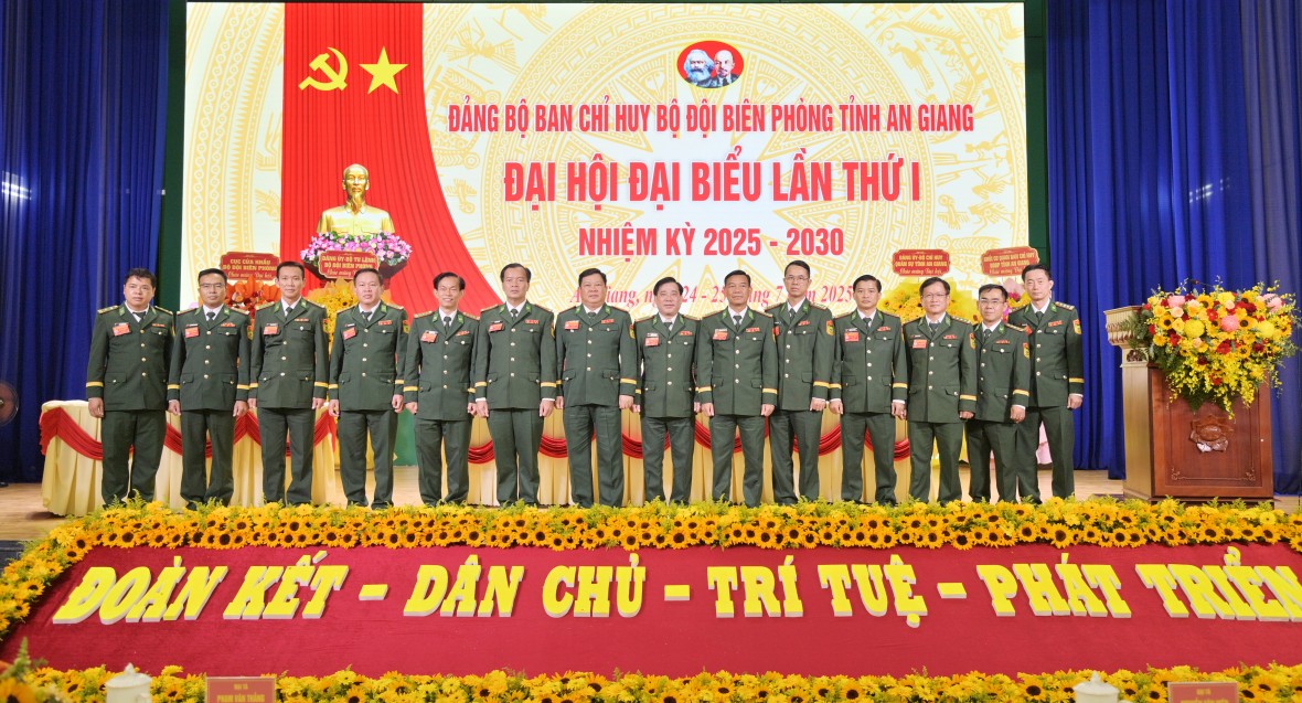 Biên phòng An Giang - giữ hồn Xuân nơi biên giới Biên phòng An Giang - giữ hồn Xuân nơi biên giới