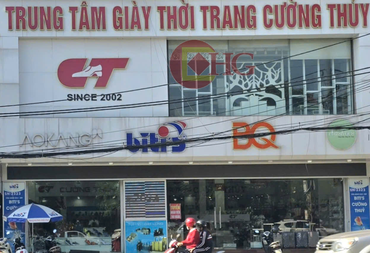 Phú Thọ: Trung tâm giày dép Cường Thủy công khai bày bán hàng hóa có dấu hiệu vi phạm