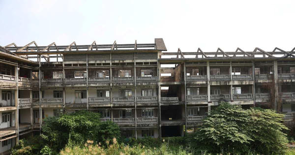 Trường học trăm tỉ “đắp chiếu”, TP HCM yêu cầu địa phương đề xuất hướng xử lý