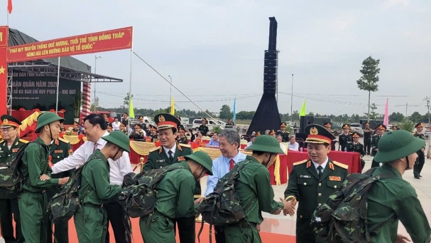 Hơn 3.600 thanh niên Đồng Tháp hăng hái lên đường nhập ngũ