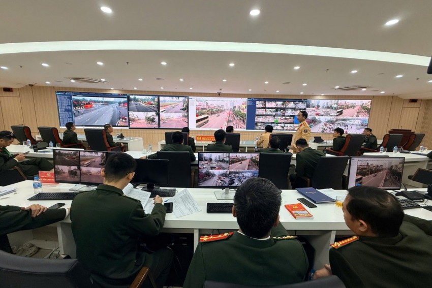 Trung tâm chỉ huy CATP Hà Nội điều hành toàn bộ công tác đảm bảo an ninh trật tự phục vụ Đại hội Đảng.