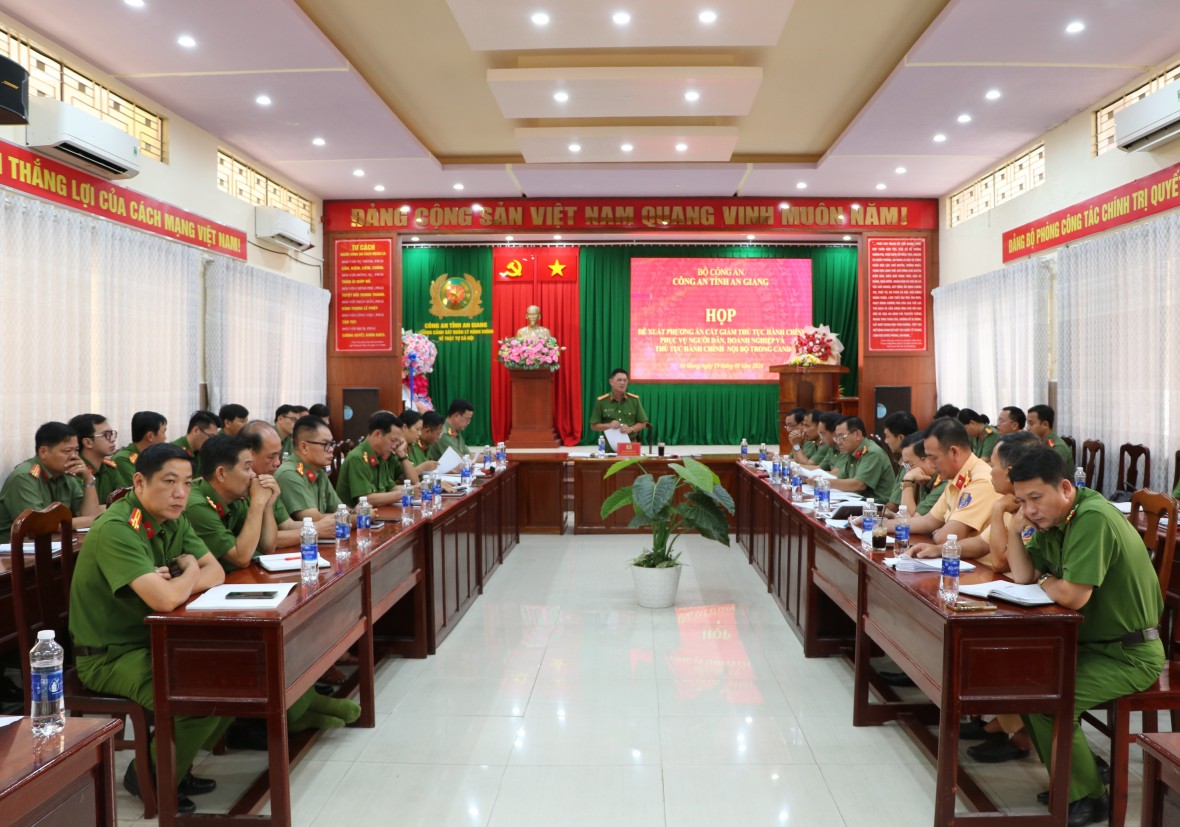 Công an tỉnh An Giang đề xuất phương án cắt giảm, đơn giản hóa thủ tục hành chính