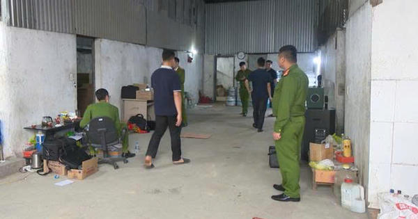 Bắt khẩn cấp cơ sở sản xuất gần 1.000 lít giấm giả tại Quảng Ninh