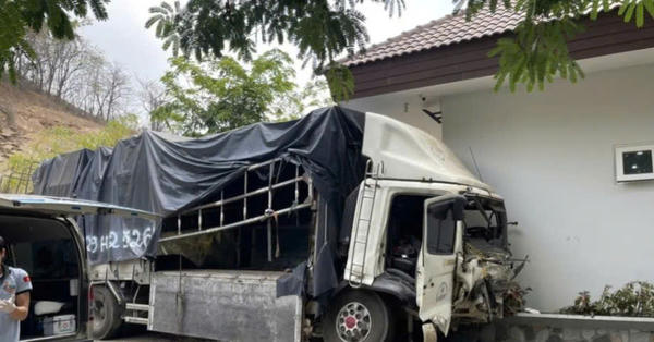 Xe tải rơi xuống núi Tà Zôn khi đang leo đèo ở độ cao 200m, 4 người thương vong