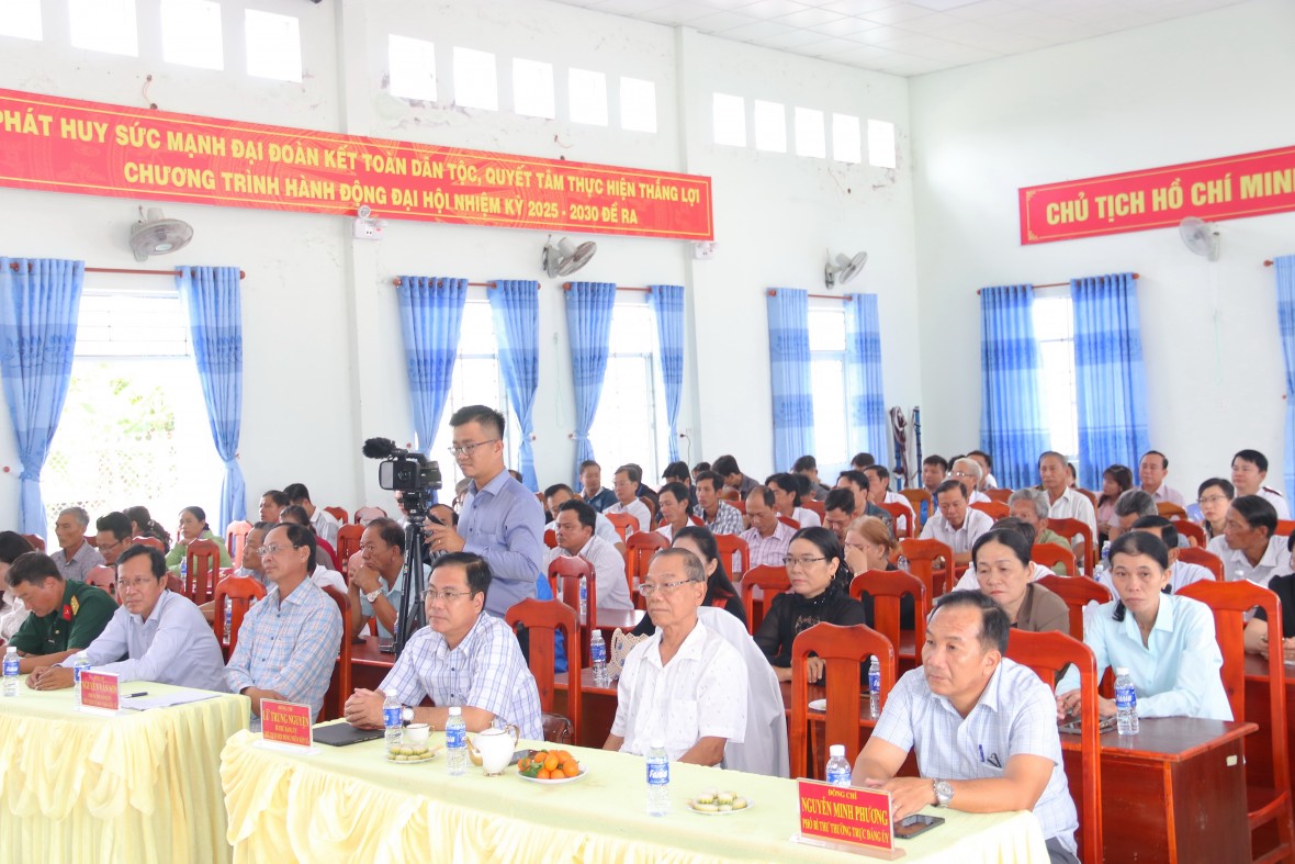 Ứng cử viên ĐBQH lắng nghe kiến nghị cử tri, cam kết đồng hành cùng Phú Mỹ phát triển bền vững Ứng cử viên ĐBQH lắng nghe kiến nghị cử tri, cam kết đồng hành cùng Phú Mỹ phát triển bền vững