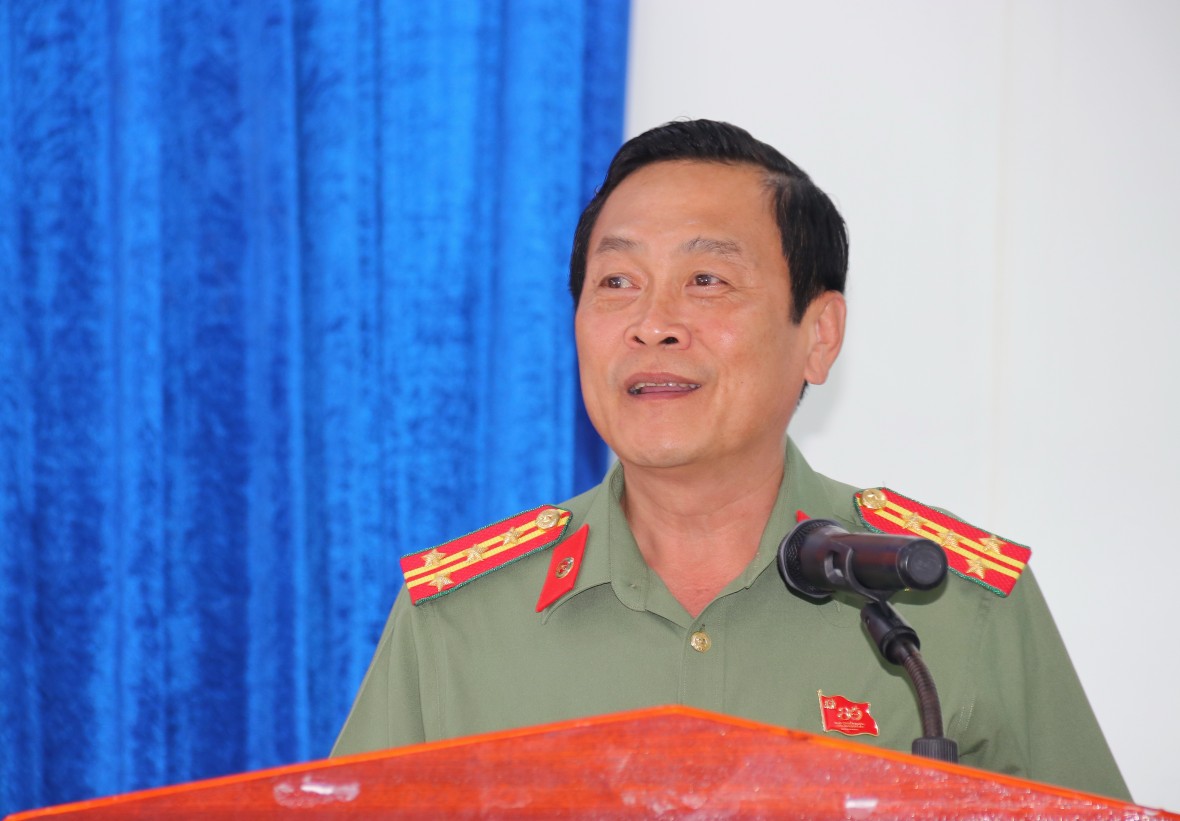 Ứng cử viên ĐBQH lắng nghe kiến nghị cử tri, cam kết đồng hành cùng Phú Mỹ phát triển bền vững Ứng cử viên ĐBQH lắng nghe kiến nghị cử tri, cam kết đồng hành cùng Phú Mỹ phát triển bền vững