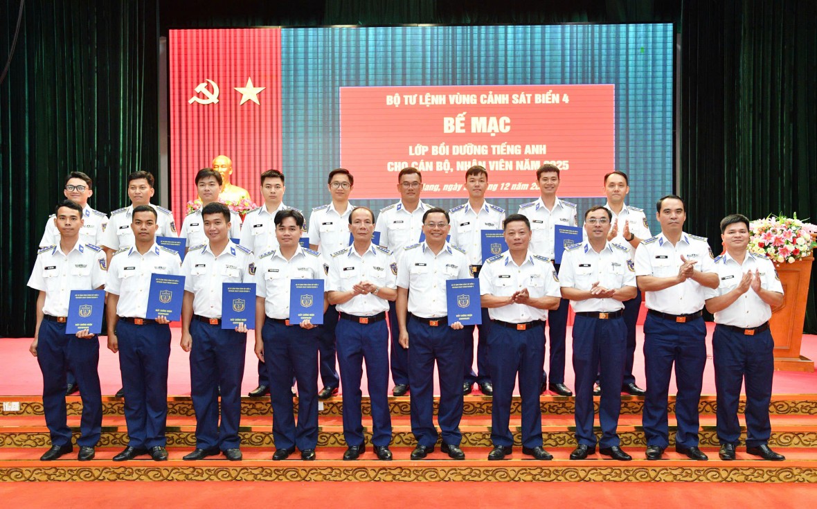 BTL Vùng Cảnh sát biển 4 bồi dưỡng, nâng cao trình độ tiếng Anh cho cán bộ, nhân viên