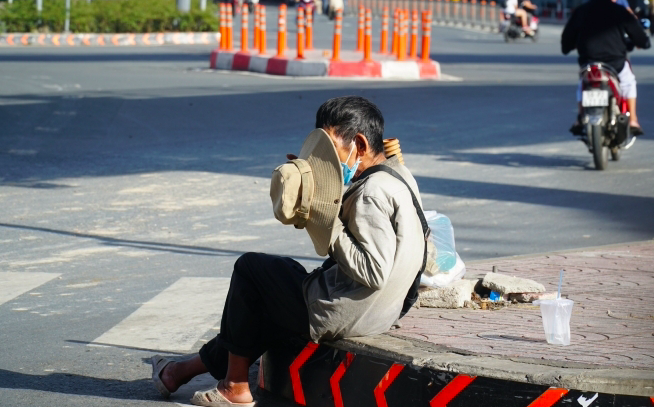 Hà Nội đưa người ăn xin, lang thang vào cơ sở trợ giúp xã hội Hà Nội đưa người ăn xin, lang thang vào cơ sở trợ giúp xã hội
