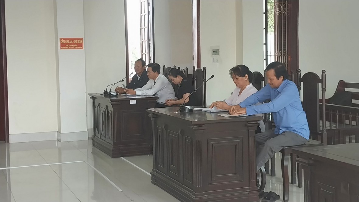 Tiếp vụ “Đòi lại tài sản” ở Thành phố Hồng Ngự, Đồng Tháp: Bị đơn đề nghị kháng nghị giám đốc thẩm Tiếp vụ “Đòi lại tài sản” ở Thành phố Hồng Ngự, Đồng Tháp: Bị đơn đề nghị kháng nghị giám đốc thẩm