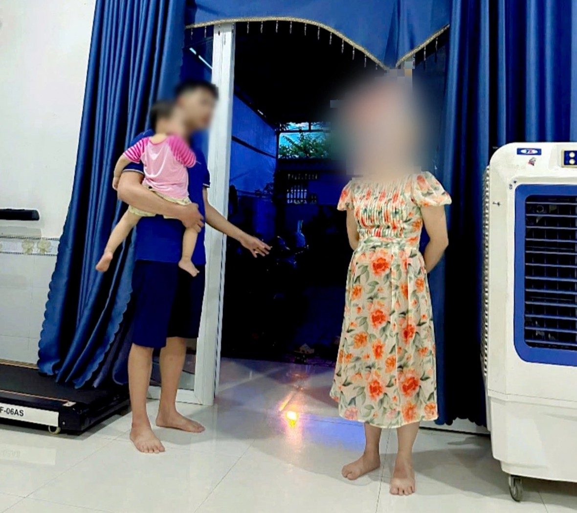 Sau sự việc, phụ huynh cháu bé đến nói chuyện với cô giáo Sau sự việc, phụ huynh cháu bé đến nói chuyện với cô giáo