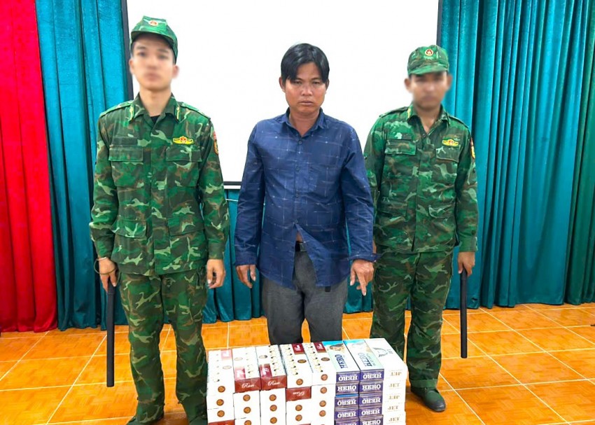 BĐBP Tây Ninh: Bắt giữ đối tượng vận chuyển 800 gói thuốc lá lậu