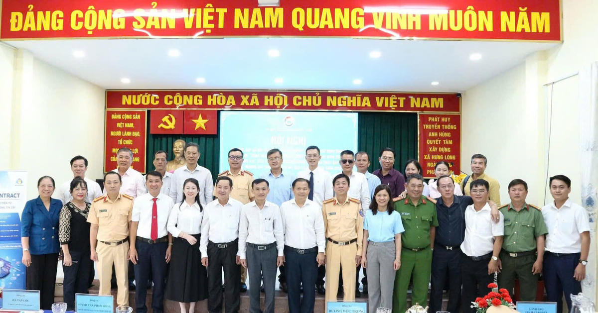 Xã Hưng Long đồng hành cùng doanh nghiệp: Mở rộng tín dụng, thúc đẩy chuyển đổi số để tạo động lực tăng trưởng