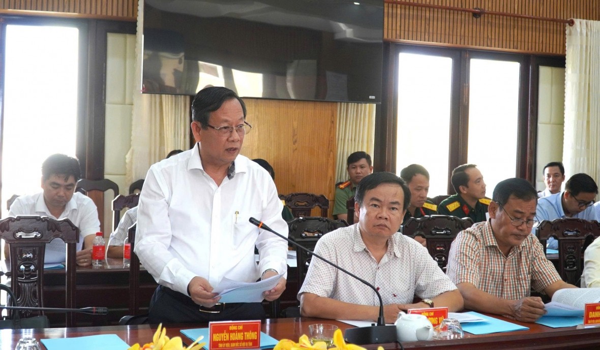 Phó Chủ tịch Quốc hội, Thượng tướng Trần Quang Phương kiểm tra công tác bầu cử tại An Giang Phó Chủ tịch Quốc hội, Thượng tướng Trần Quang Phương kiểm tra công tác bầu cử tại An Giang