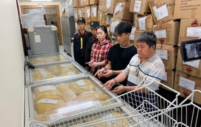 Cơ quan điều tra xác định trong 3 năm gần đây, cơ sở này đã đưa ra thị trường khoảng 800 tấn mì tươi có chứa hóa chất. Ảnh: Công an TP.HCM. Cơ quan điều tra xác định trong 3 năm gần đây, cơ sở này đã đưa ra thị trường khoảng 800 tấn mì tươi có chứa hóa chất. Ảnh: Công an TP.HCM.