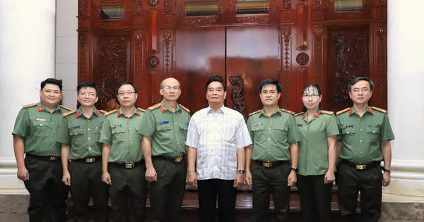 Công an thành phố Đồng Nai thăm, chúc mừng Đại tướng Lê Hồng Anh nhân Ngày truyền thống Công an nhân dân