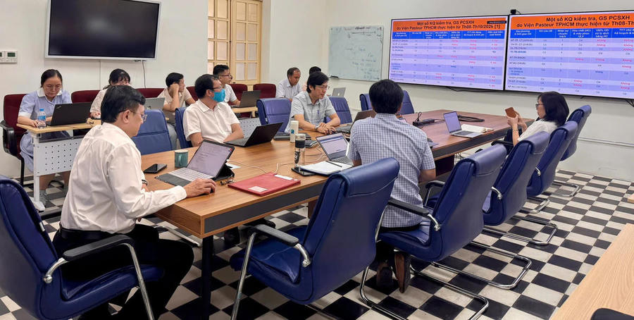 PGS.TS.BS Nguyễn Vũ Thượng - Phó viện trưởng Viện Pasteur TP.HCM - chủ trì cuộc họp phòng chống dịch bệnh tại khu vực phía Nam - vừa diễn ra trong tuần này - Ảnh: Viện Pasteur TP.HCM cung cấp